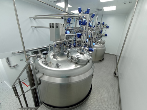 Equipment for manufacturing medicinal products 